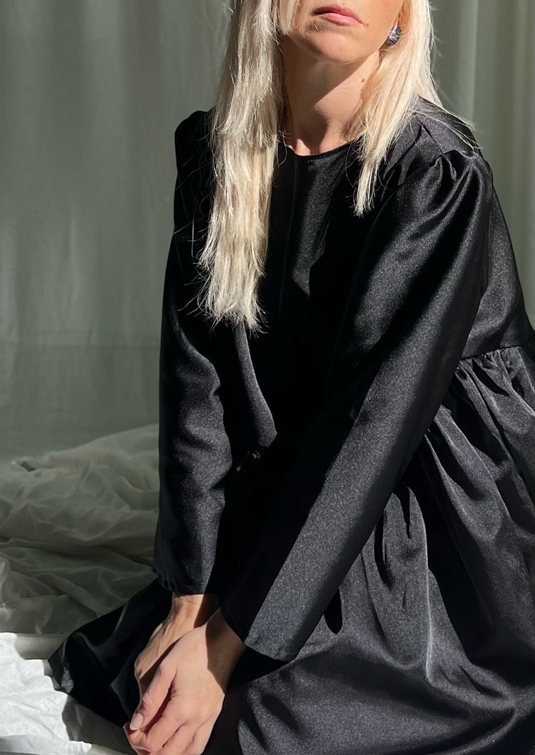 Abitino con corpino a V / nero semi lucido