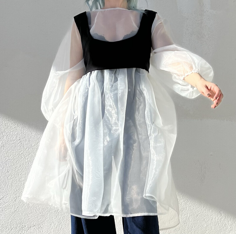 Top con scollo squadrato