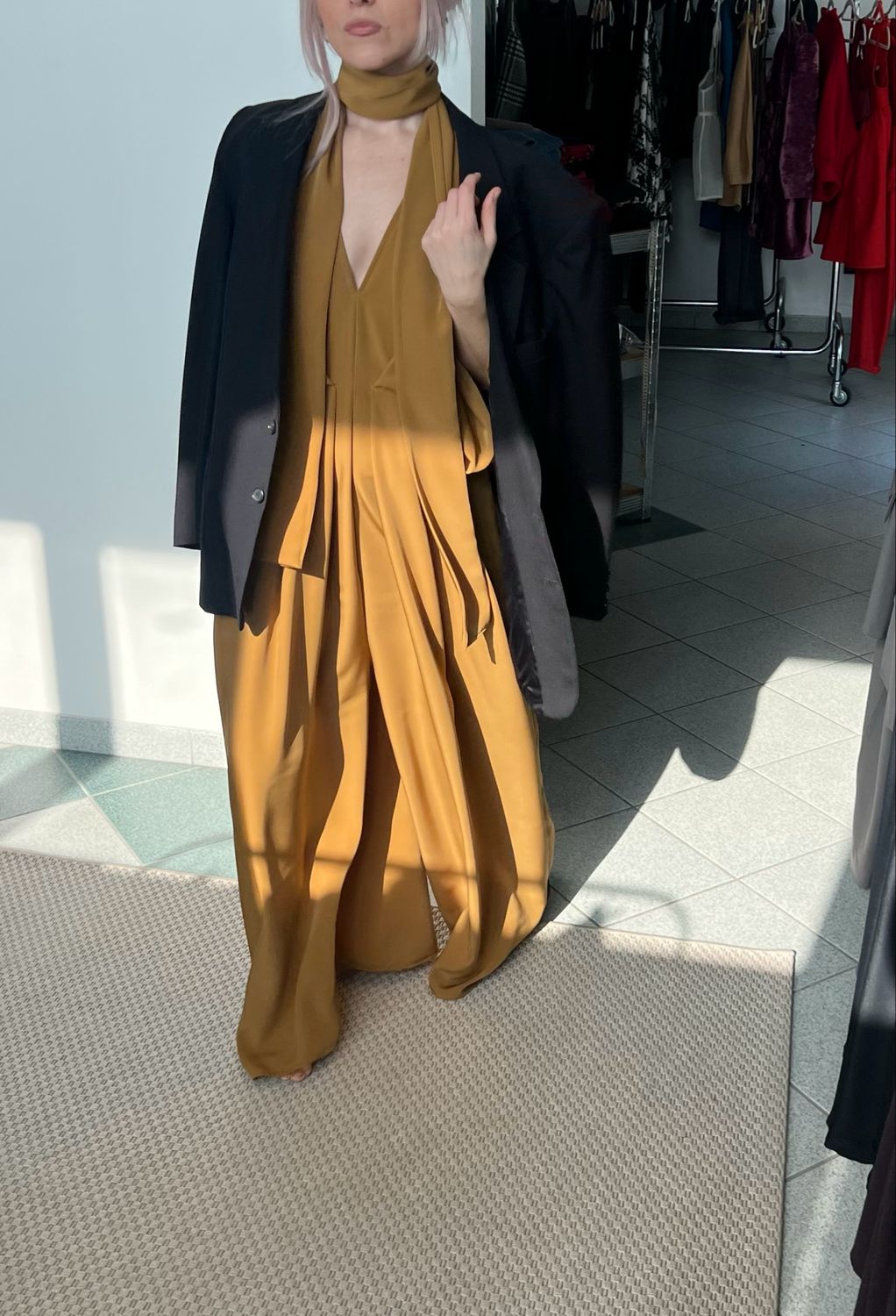 Maxi tuta a V/ Oro opaco