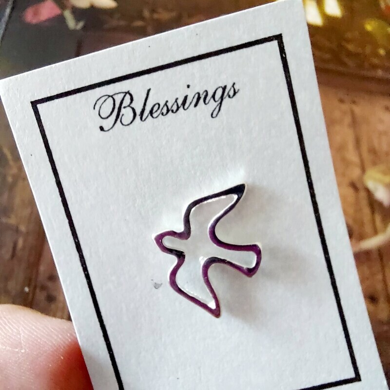 Open Dove Lapel Pin