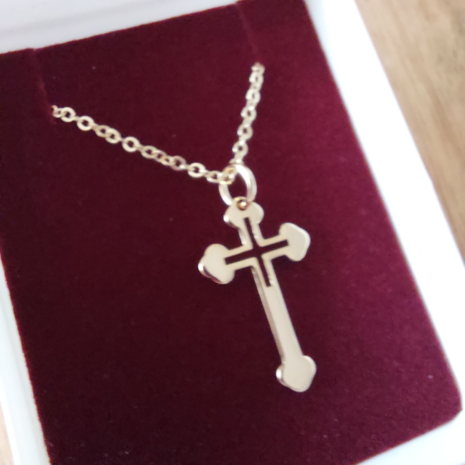 Clubbed Cross Pendant With Chain And Box