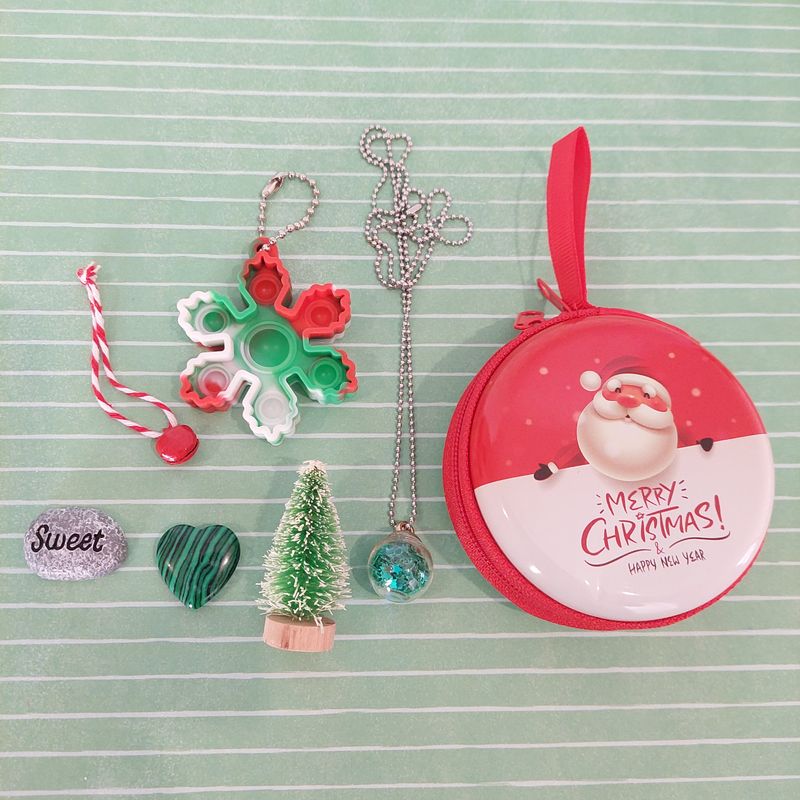 Mini Christmas Gift Tin – The Perfect Little Festive Surprise! *Slight Dent in Tin.