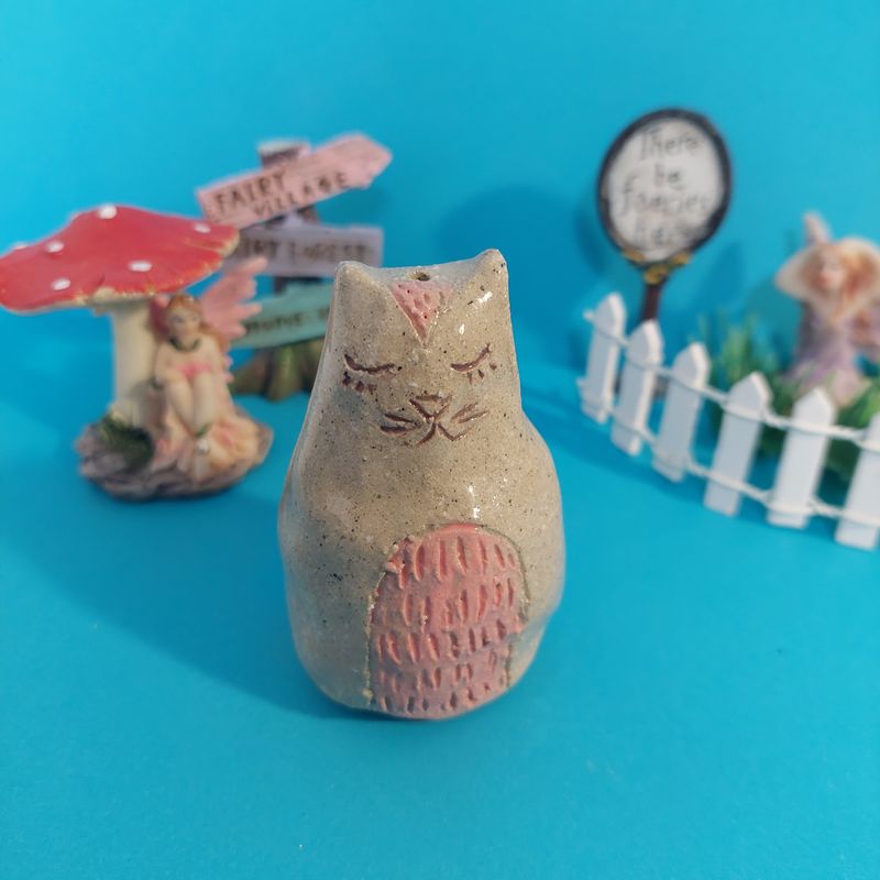Ceramic Cat Vase - Dark Pink