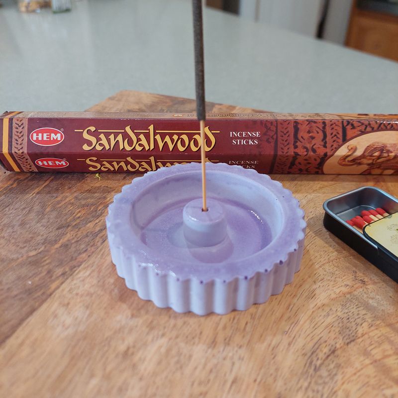 ​Incense Stick Holder - Beveled Round with Centre - Lilac