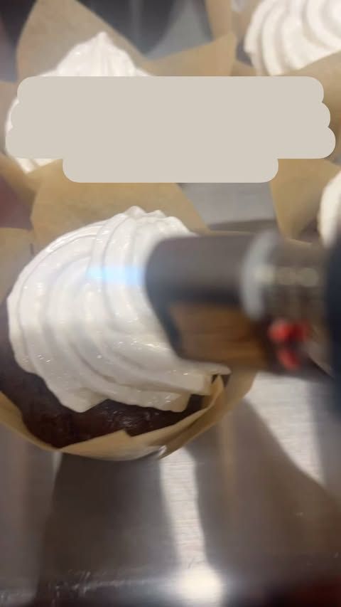 May&#39;s Hot Cocoa Cupcake Regular Size