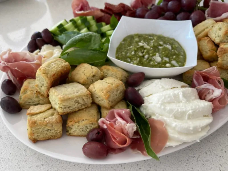 TruCrumb Pesto Biscuitini