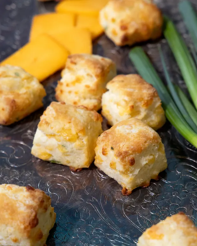 TruCrumb Cheddar Scallion Biscuitini