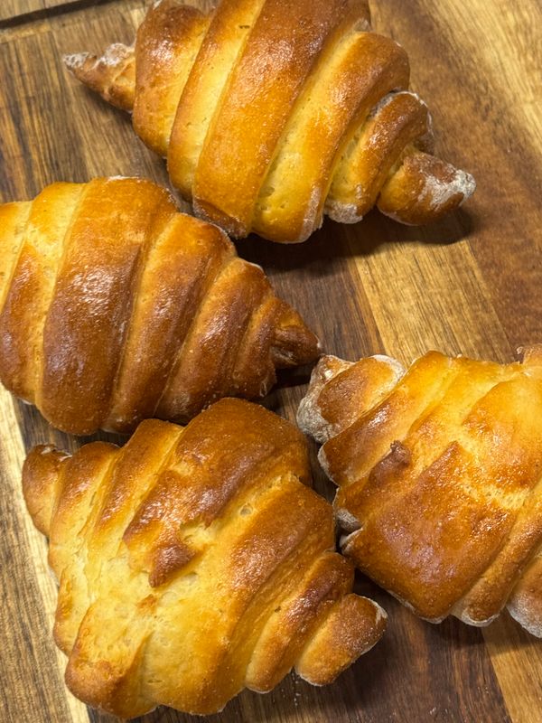 1/2 dozen Crescent Dinner Rolls