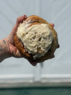 JUMBO Gourmet cinnamon buns