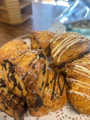 Pistachio Raspberry Rose Take 'n Bake Scones (2pk)