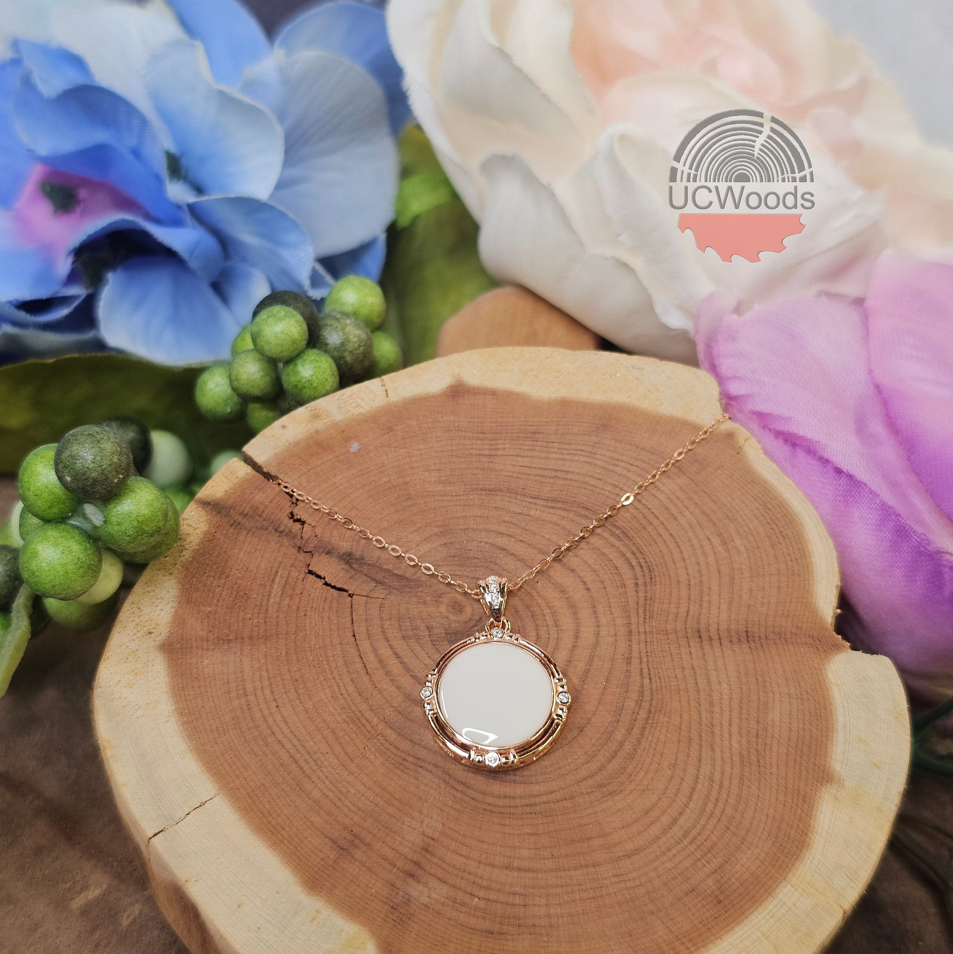 Round 12mm Sparkle Pendant