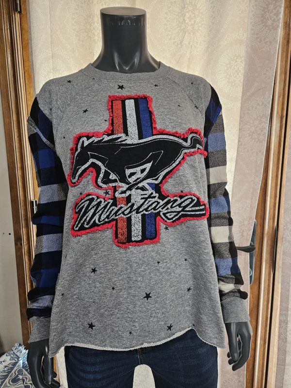 Ford Mustang  Sweatshirt Small