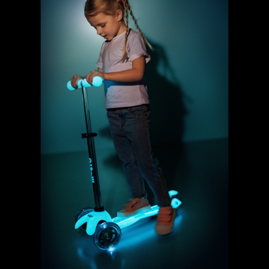 Micro Step Mini Deluxe Glow LED Plus kinderstep - lichtblauw