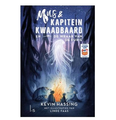 Mus en Kapitein Kwaadbaard 4 – De Wraak van de Furie mensen zitten om een kampvuur in het bos