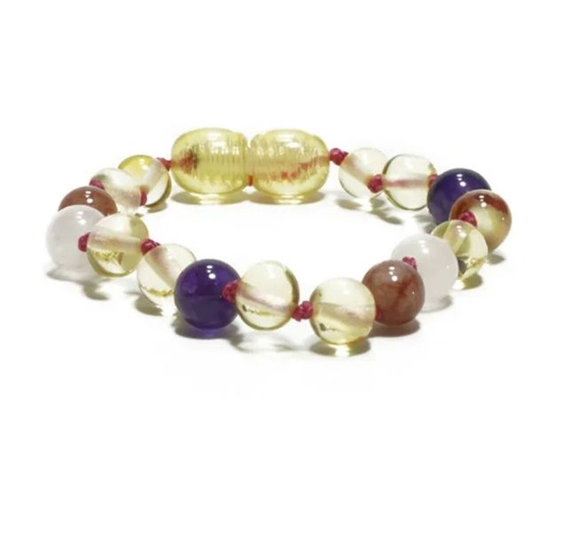 Mahina La Harmony Amber baby armband – barnsteen met edelstenen op rood koord