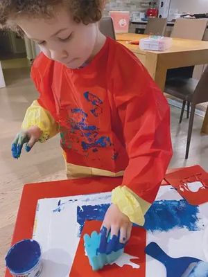 PRIMO kliederschort met opbergzakken – anti-vlek, maat 3-5 jaar