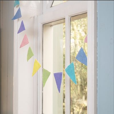 Sjaal met Verhaal Viltslinger Vlaggetjes Pasteltinten 