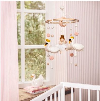 Sjaal met Verhaal Mobiel Zwanenmeer Viltdecoratie 