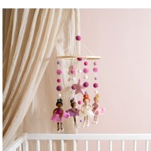 Sjaal met Verhaal Mobiel Ballerina Viltdecoratie 