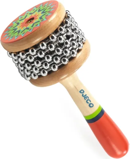 &quot;Close-up van Djeco Animambo mini cabassa. Houten cabasa-percussie-instrument met metalen kralen en gekleurde bovenkant&quot;