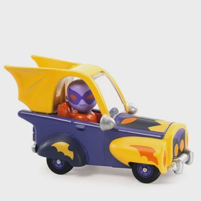 Dino de auto met personage erin afgebeeld. vooral paars en geel gekleurd