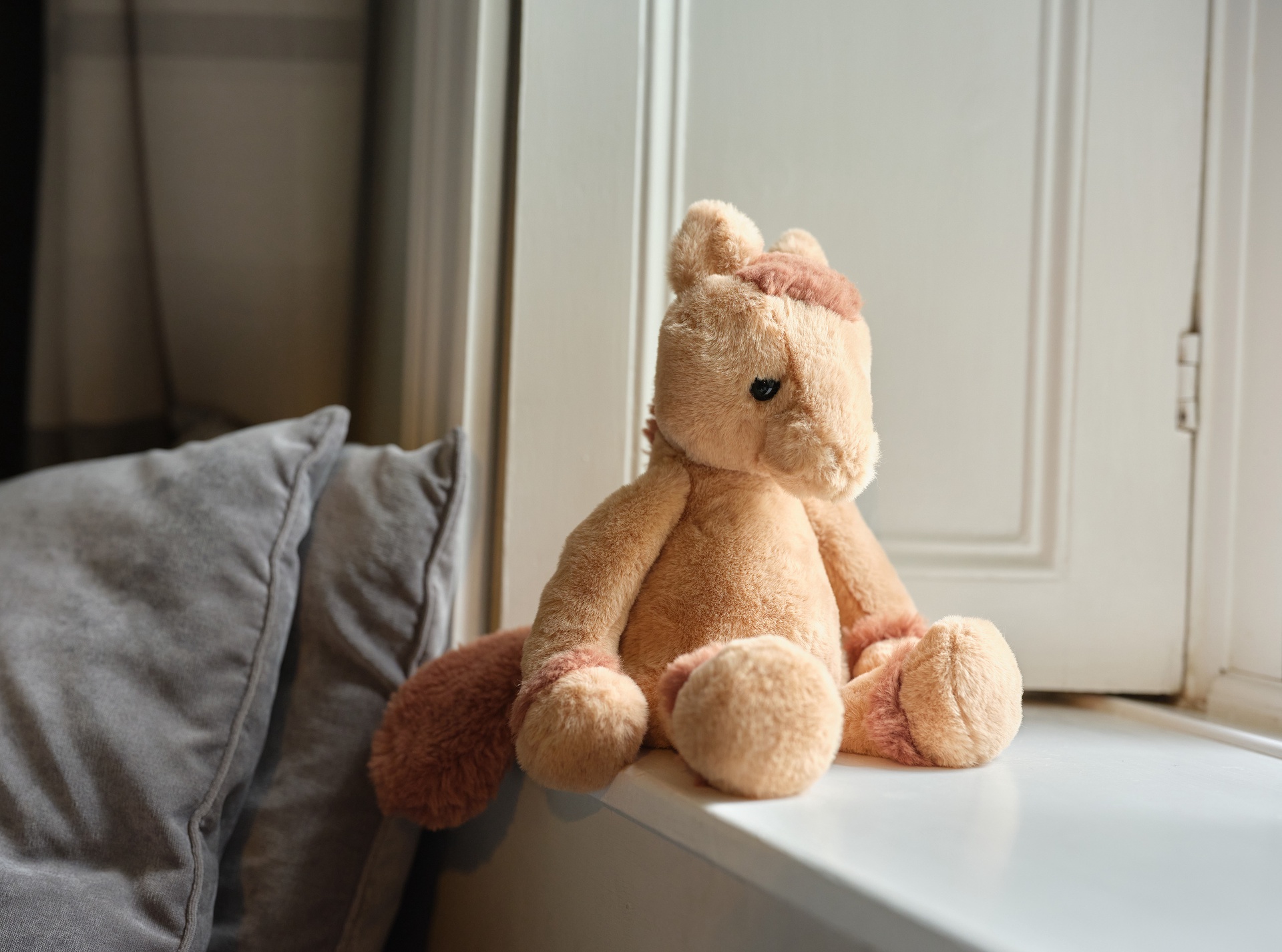 Charlie Bears knuffel Clip Clop Pony - bruin (33 cm)