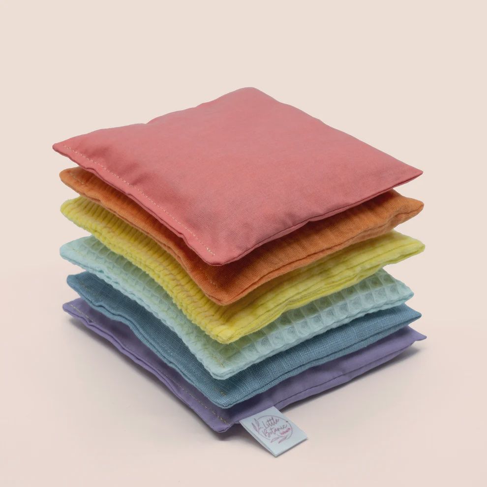 Little Botanic Label sensorisch speelgoed pittenzakjes pastel 6 stuks in prachtige pastel kleuren