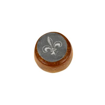 Small glass seal fleur de lis
