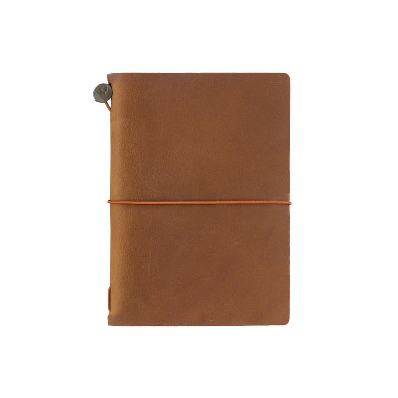 TRAVELER’S COMPANY – Traveler’s Notebook – Camel (Passport Size)