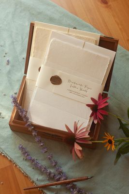White Handmade Paper Tri-fold Letter Sheet Set