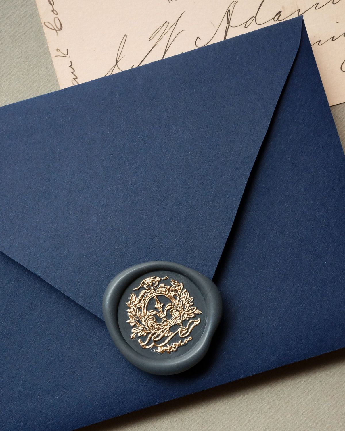 Mister Robinson Fleur Wreath Wax Seal