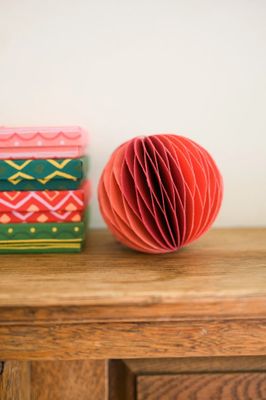 East End Press - Honeycomb Pink Baubles - Set of 3