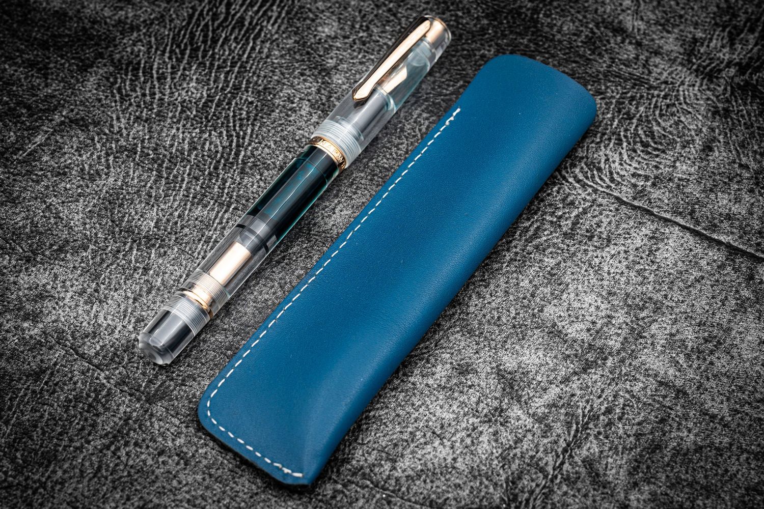 Leather Single Fountain Pen Sleeve - Crazy Horse Ocean Blue