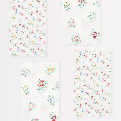 Ditsy Posy Scalloped Guest Towels