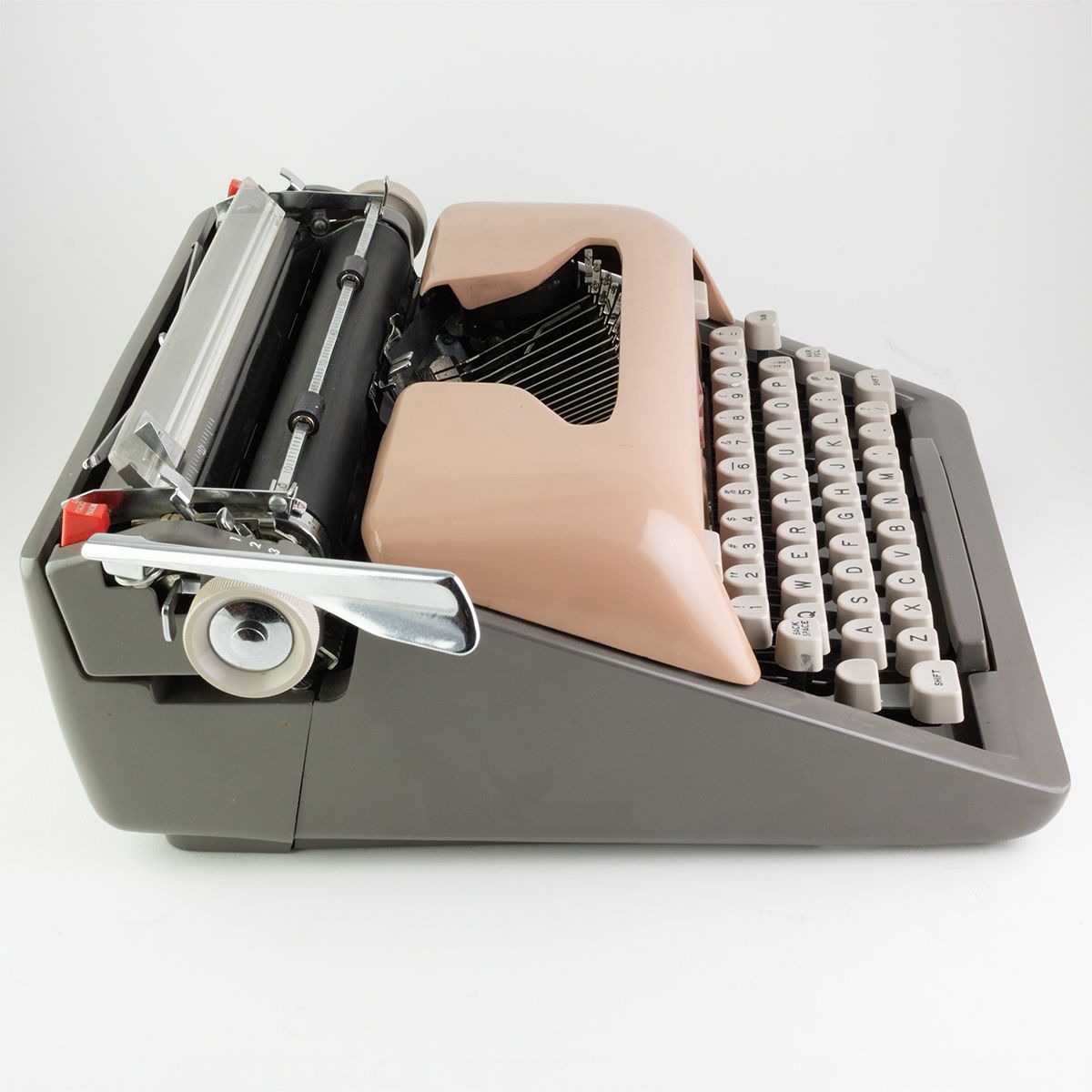 Royal Futura 800 Pink Vintage Typewriter