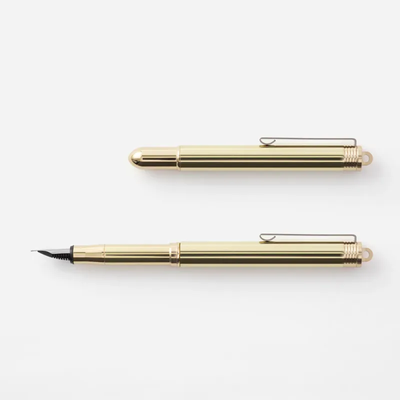 TRAVELER’S COMPANY – Brass Fountain Pen