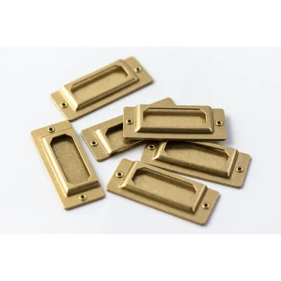 TRAVELER’S COMPANY – Brass Label Plates (Set of 6)