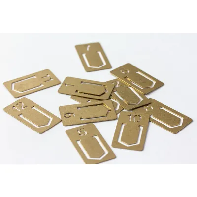 TRAVELER’S COMPANY – Brass Clips – Numbers (Set of 12)