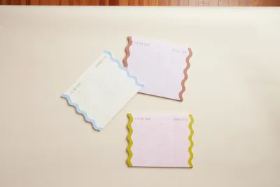 Meal Planner Notepad with Magnets - Pink + Chartre