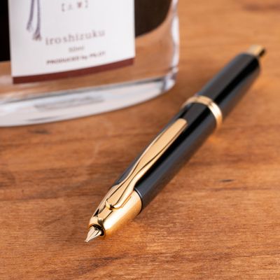 Pilot Vanishing Point Black &amp; Gold Fountain Pen