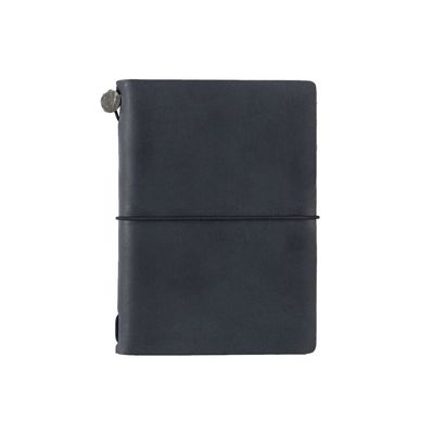 TRAVELER’S COMPANY – Traveler’s Notebook – Black (Passport Size)