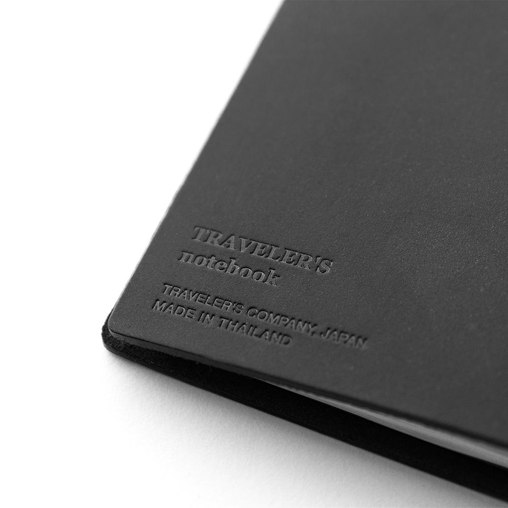 TRAVELER'S COMPANY Traveler's Notebook – Black (Passport Size) TRAVELER'S COMPANY Traveler's Notebook – Black (Passport Size)