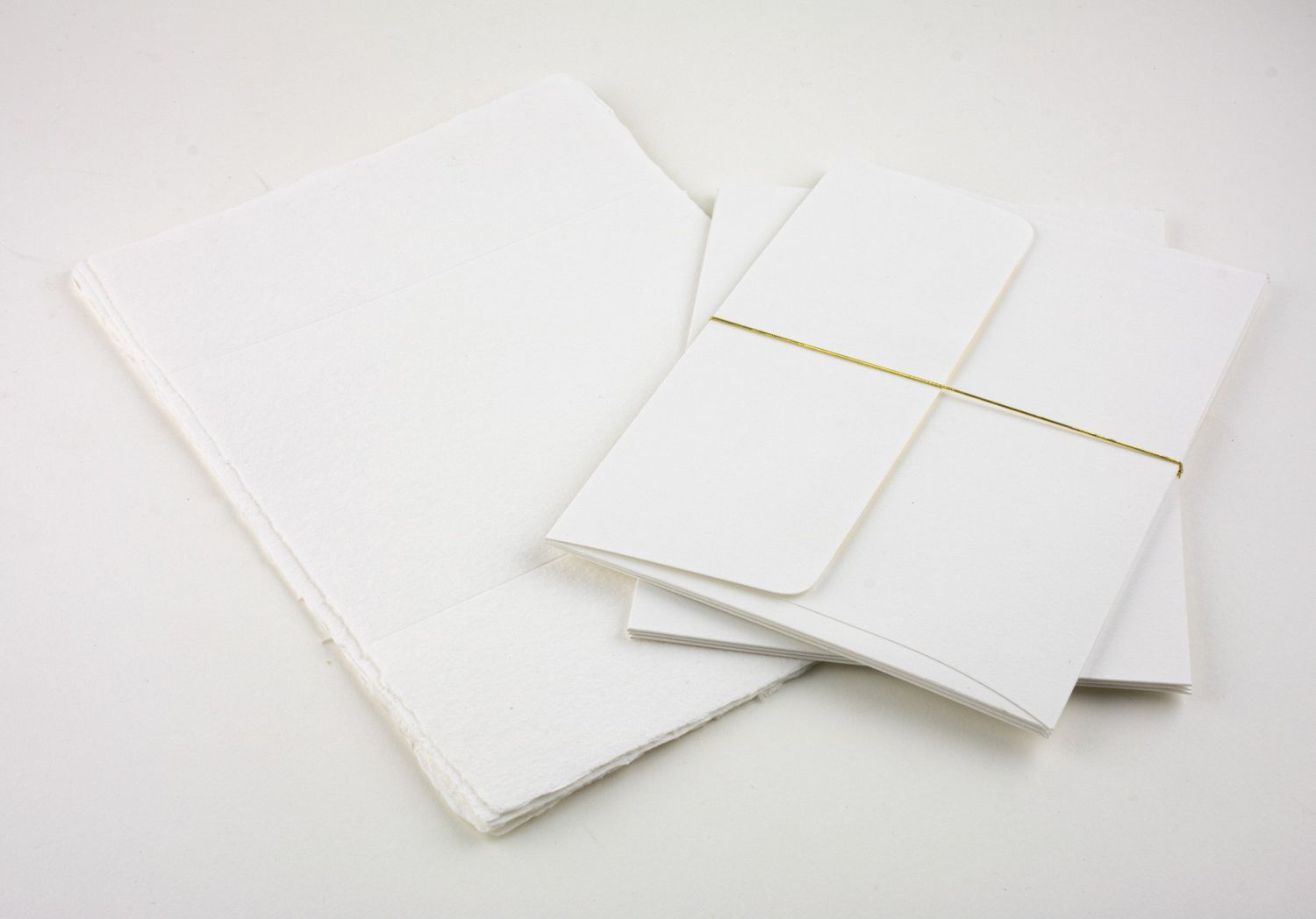 Oblation Handmade Paper Tri-fold Letter Sheet Set - White (pack of 6)