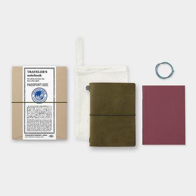 TRAVELER'S COMPANY Traveler's Notebook – Olive (Passport Size)