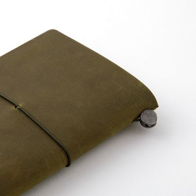 TRAVELER'S COMPANY Traveler's Notebook – Olive (Passport Size)