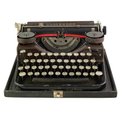 Underwood Woodgrain Vintage Typewriter