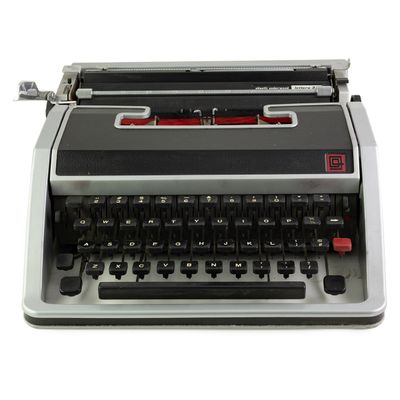 Olivetti Lettera 33 Vintage Typewriter