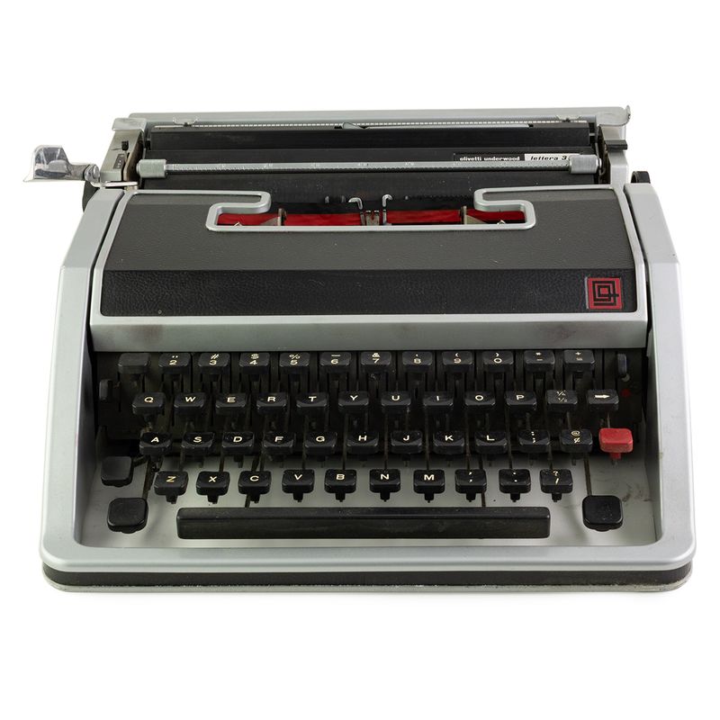 Olivetti Lettera 33 Vintage Typewriter