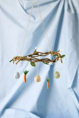 Felt Easter Egg with Carrots