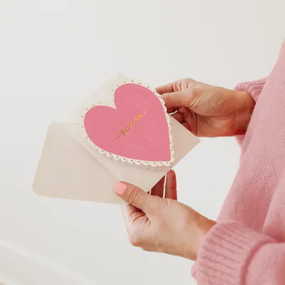 Mom Heart Scalloped Card